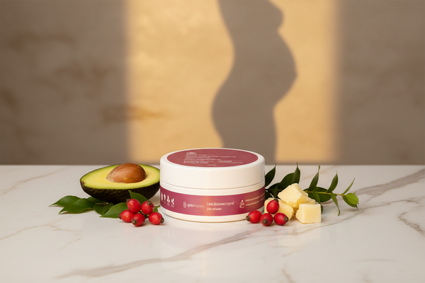 Creme Corporal Antiestrias entre frutas e flores